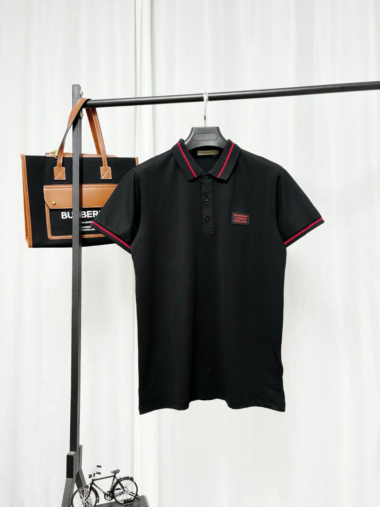 p105💰 BURBERRY ， Polo Classic 、 ， Classic ； Red ， ， ， ， 、 ， ， ， 。 Black ， ； ， ； Beige ， 。 Size M-3XL